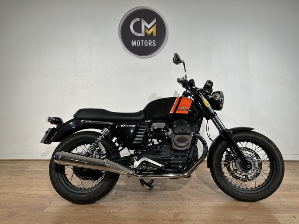 MOTO GUZZI V7